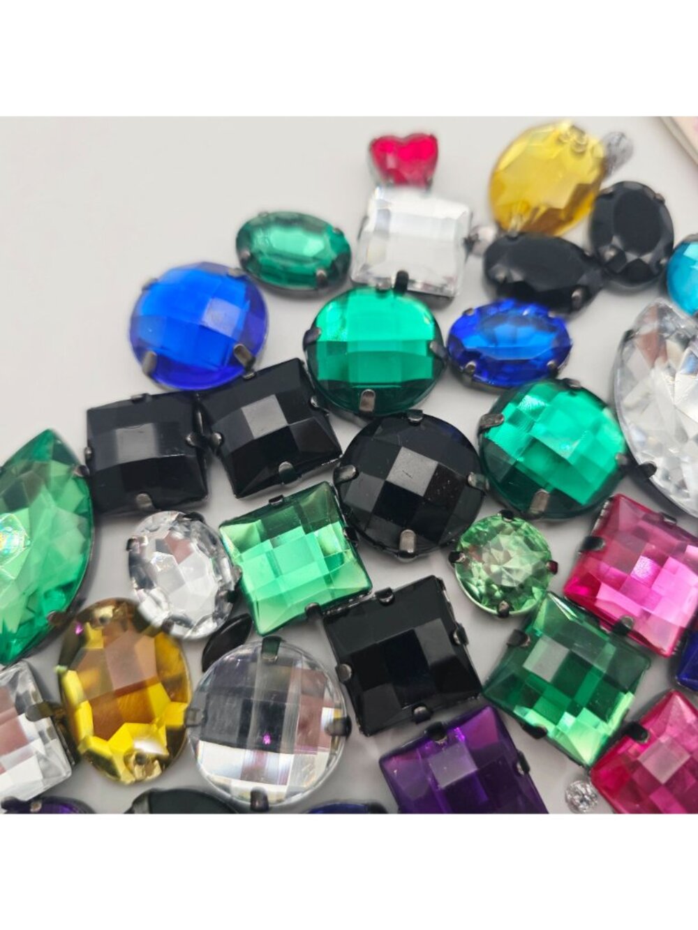 Assorted Craft Rhinestones & Gems For Jewelry Making Sewing DIY Projects - Picture 5 of 7